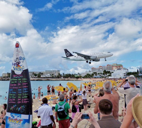 St. Maarten Tours from Cruise Port: Book with a Taxi for a Memorable Experience